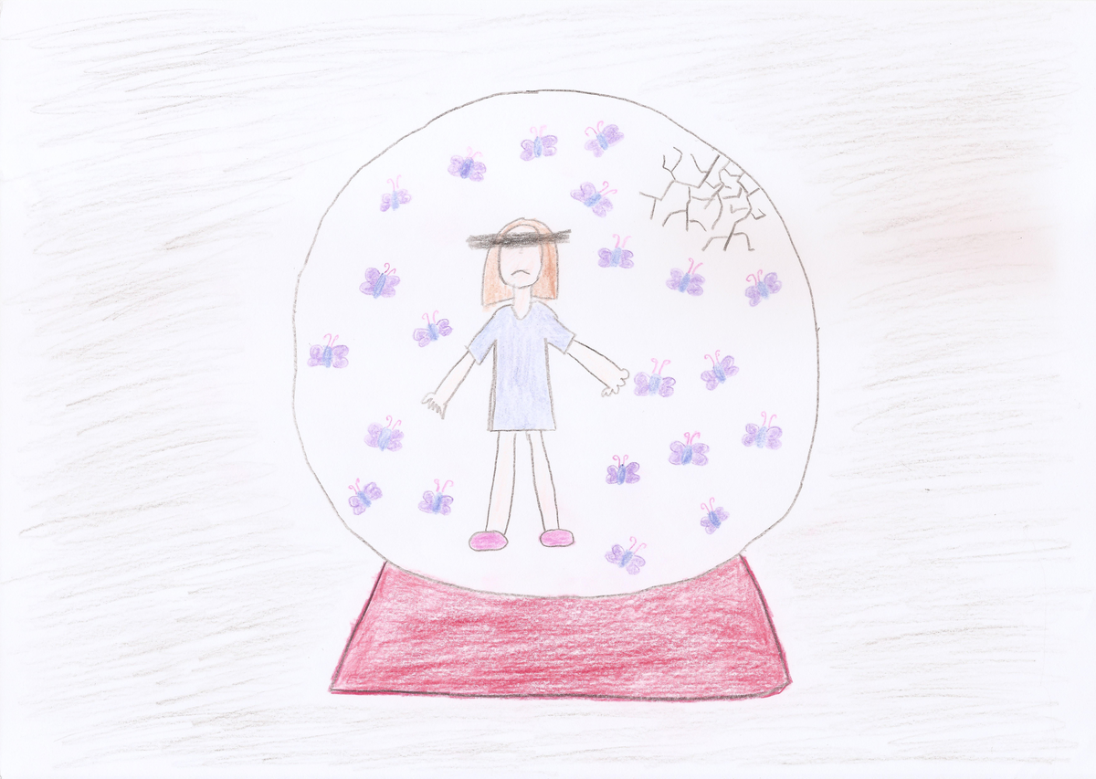 Lucy_Snowglobe.png