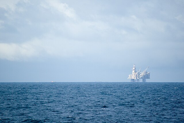 Oil_platform_-_nordmeer_kreuzfahrt-10.jpg