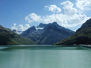 800px-Silvretta-Stausee11.jpg
