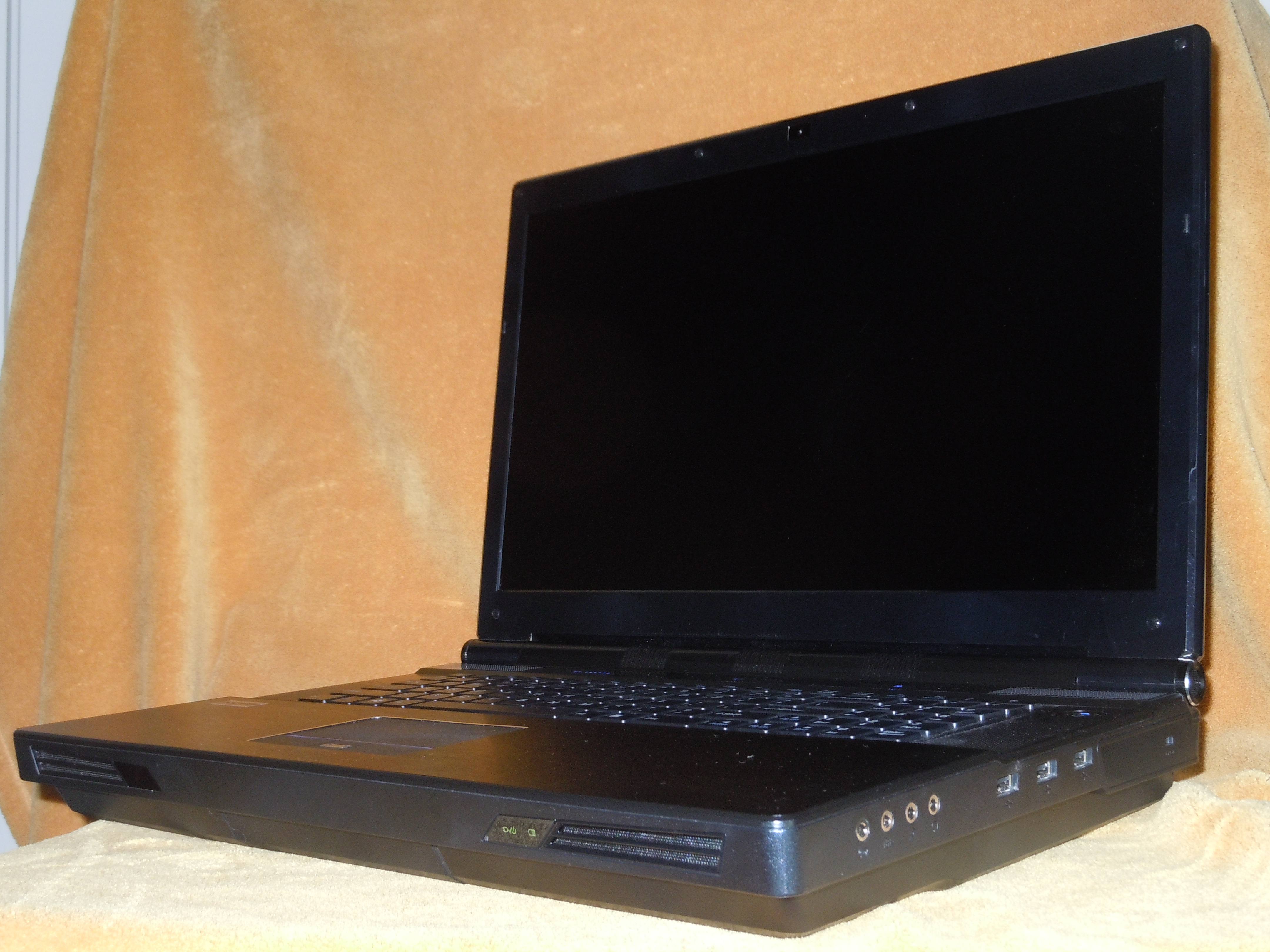 X7200_laptop_computer.jpeg