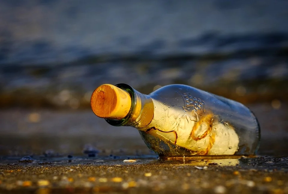 message-in-a-bottle-3437294_960_720.webp.jpg