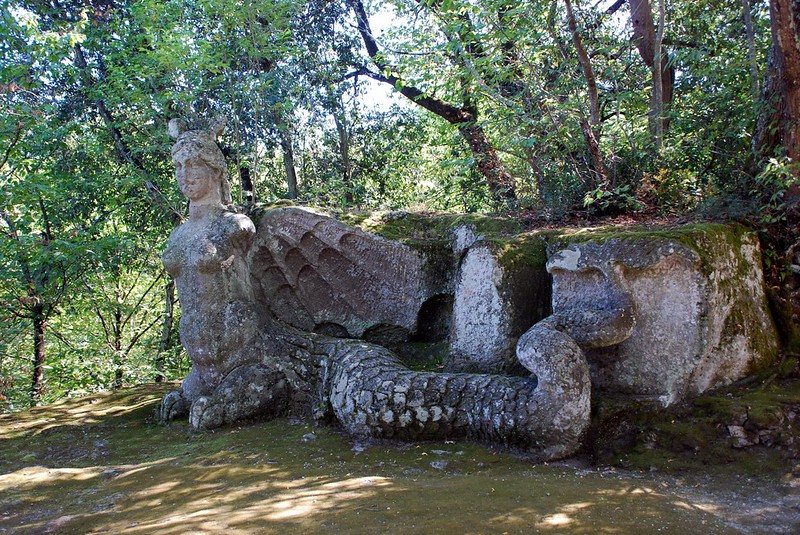 echidna_statue.jpg
