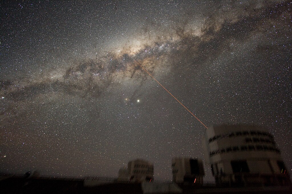 1024px-ESO-VLT-Laser-phot-33a-07.jpg