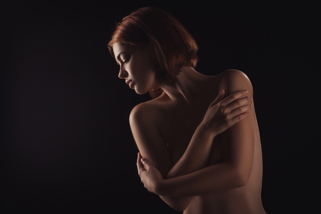 woman-1246488_1280.jpg