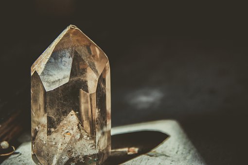 crystal-2723145__340.jpg