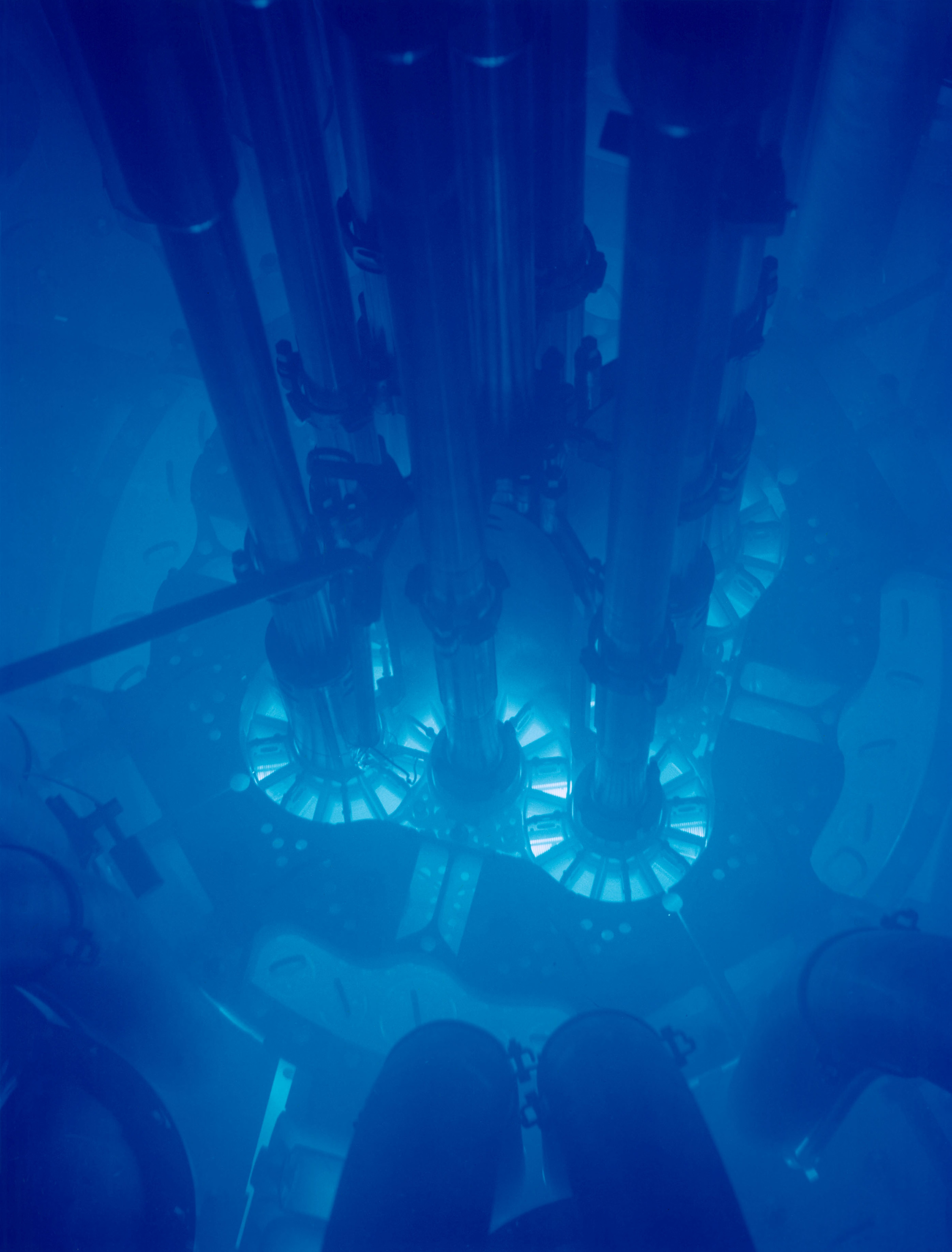 The_Advanced_Test_Reactor_at_Idaho_National_Laboratory_(14676550274).jpg