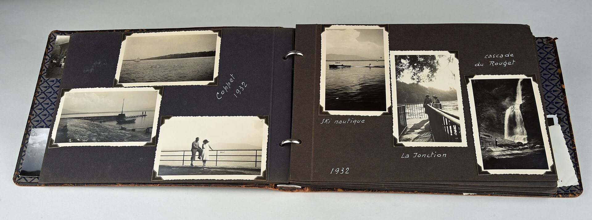 1920px-Album_Photos-(4).jpg