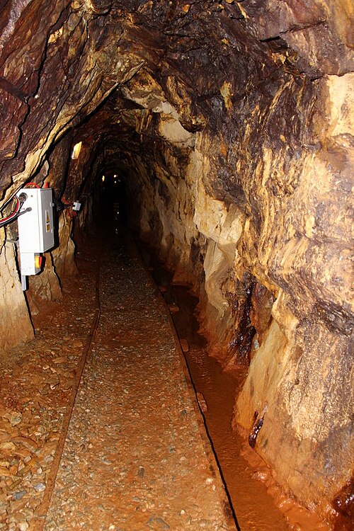 Sygun_Copper_Mine,_Beddgelert,_Gwynedd_-_geograph.org.uk_-_2391344.jpg