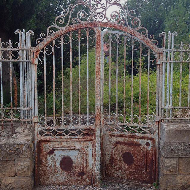 Daeva Parawatch - Gates