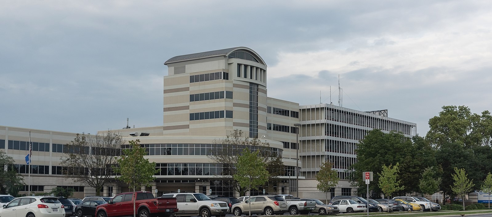 Doctors_Hospital_from_the_Southwest_1.jpg