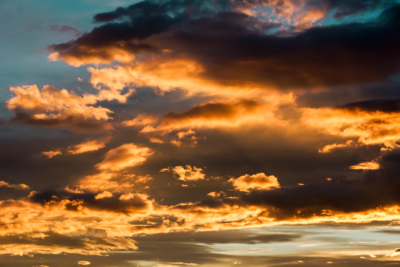 clouds-335969_1280.jpg