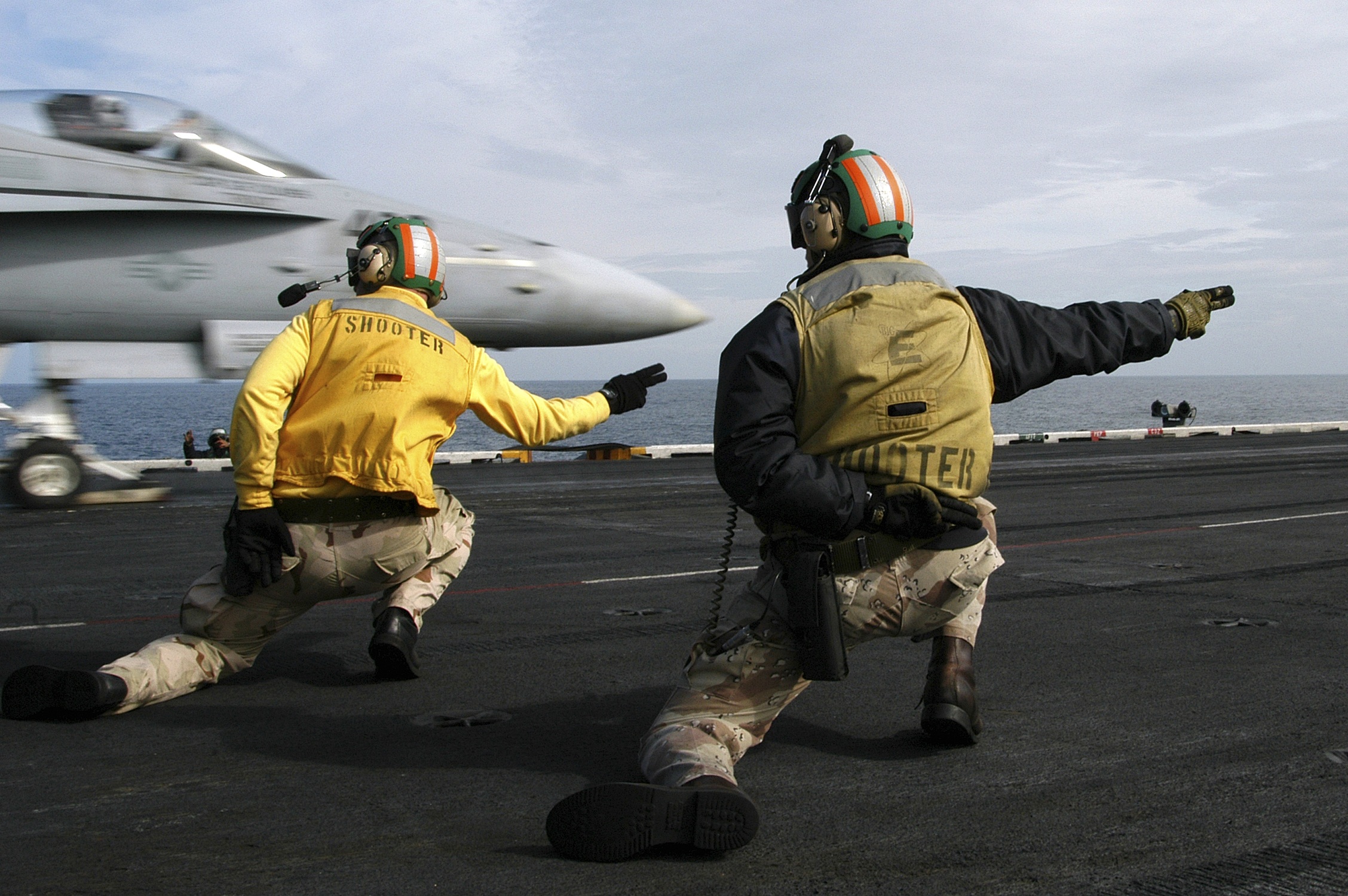 正在进行日常训练的舰载航空兵第1歼击机大队.jpg