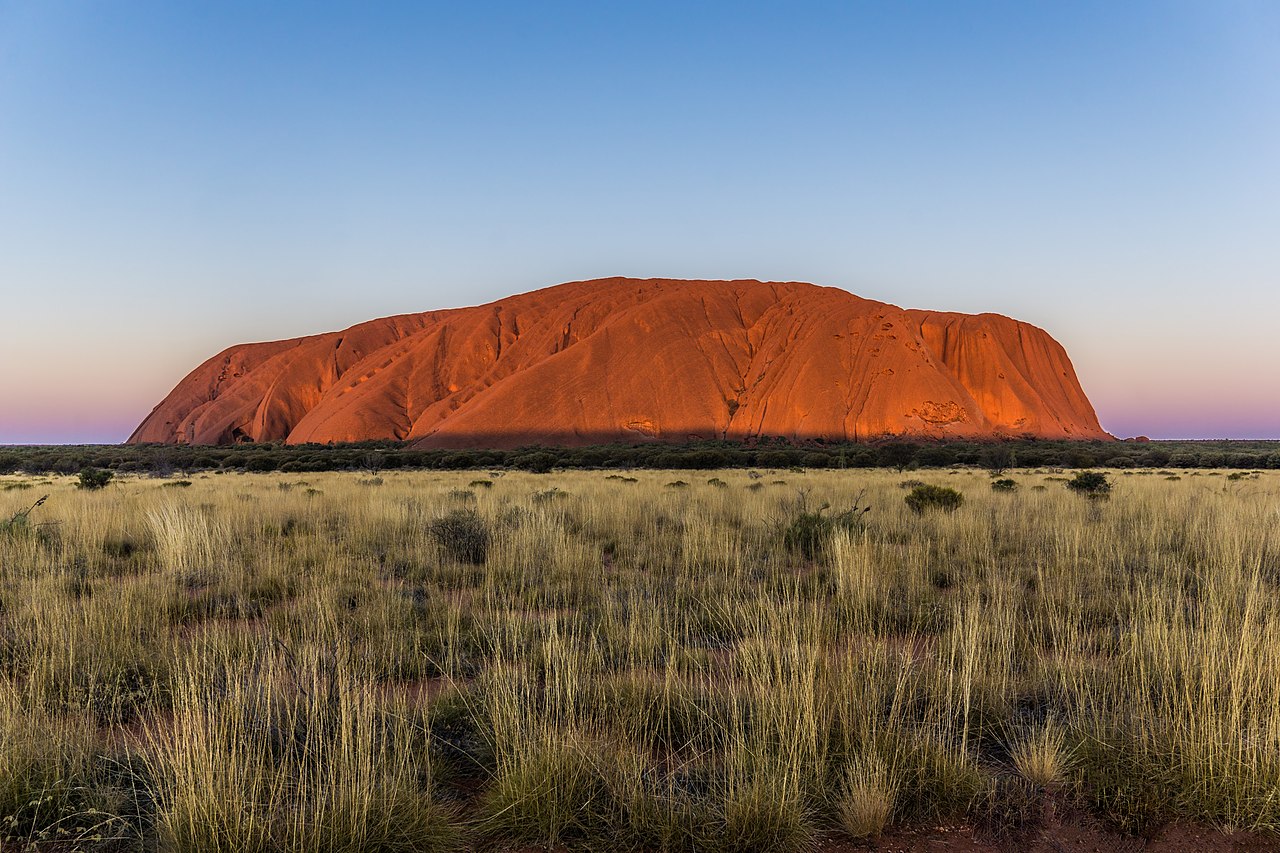 Golden_Uluru_Sunset.jpg