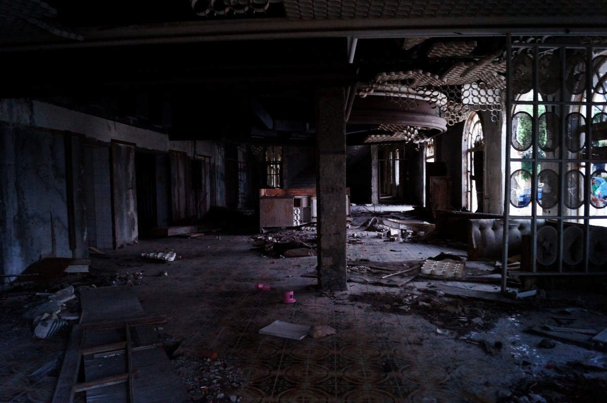 ruins.jpg