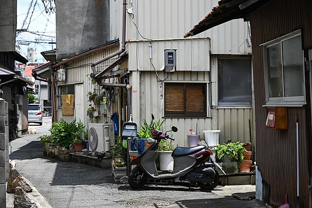 640px-24時間監視中_-_Flickr_-_m-louis.jpg