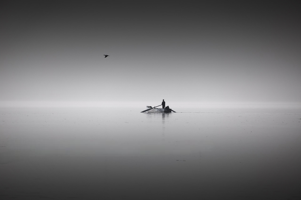 2587-海上摆渡人