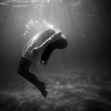 hand-nature-person-light-black-and-white-woman-15867-pxhere.com.jpg