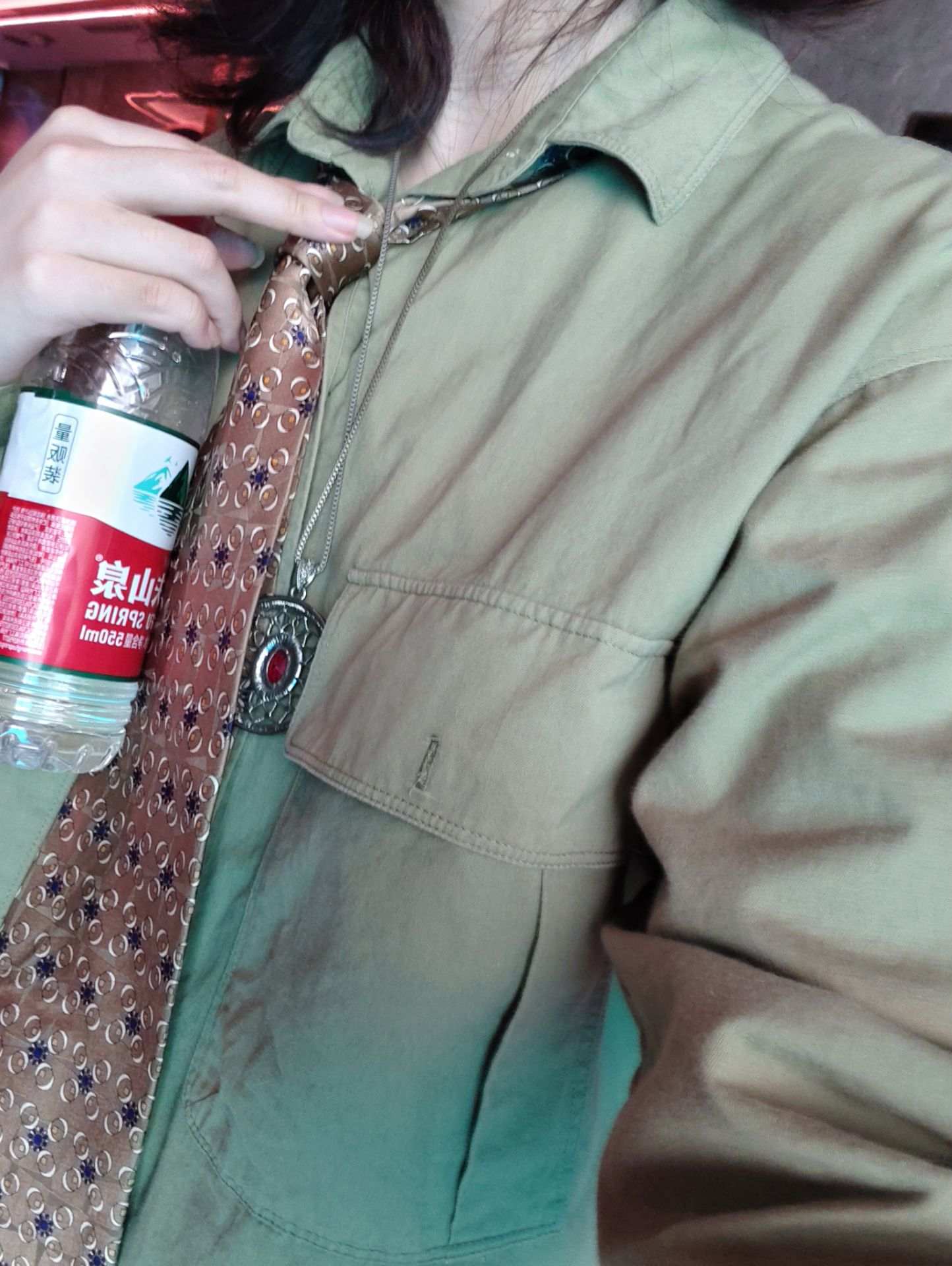 Bright扶领带.jpg