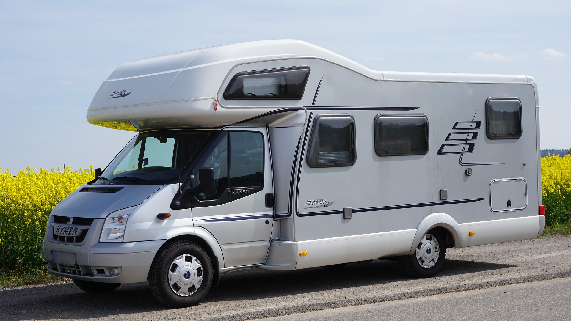 camper-g8e2c171fd_1920.jpg