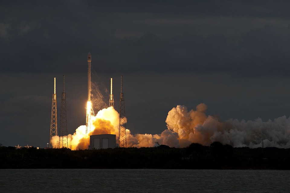 lift-off-693247_960_720.jpg