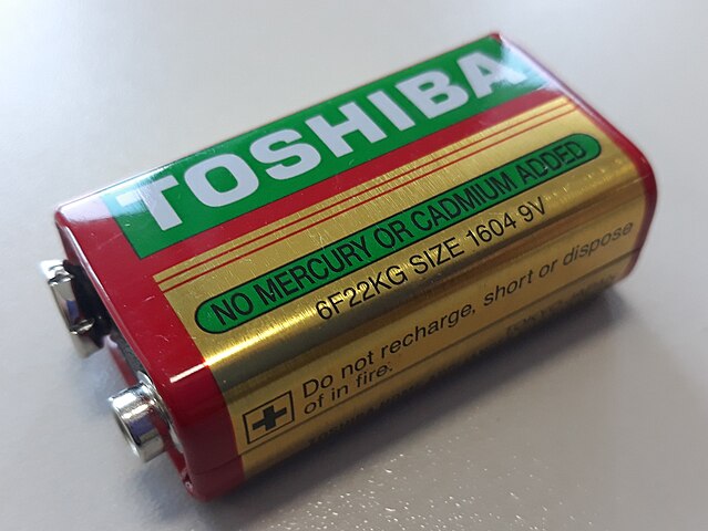 639px-Batt-6F22KG-Toshiba--21lyeyxy.jpg