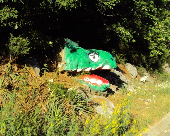 Turtle_Rock,_Mascot,_TN_May_2012.jpg