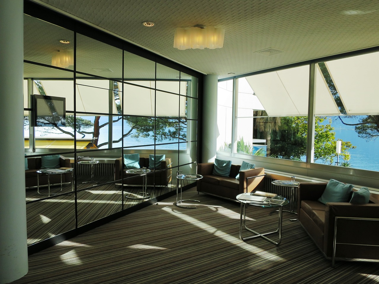 hotel-hall-825561_1280.jpg