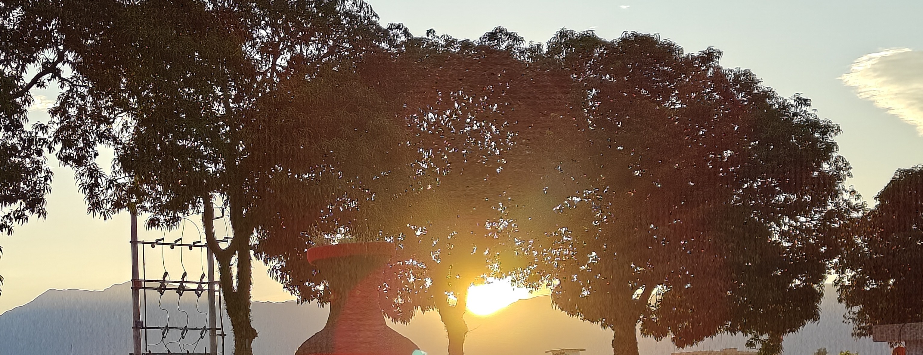 夕阳.jpg