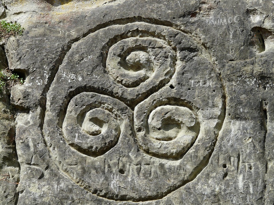 triskelion-52542_960_720.jpg