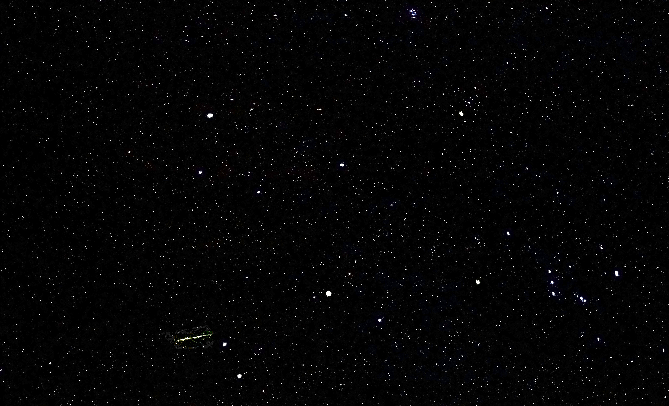 20091213174114!A_starry_sky_above_Death_Valley_and_Orionid.jpg