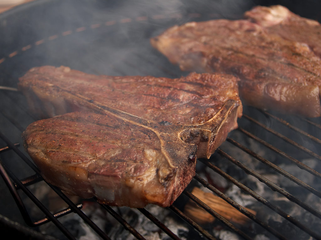 Steak_03_bg_040306.jpg