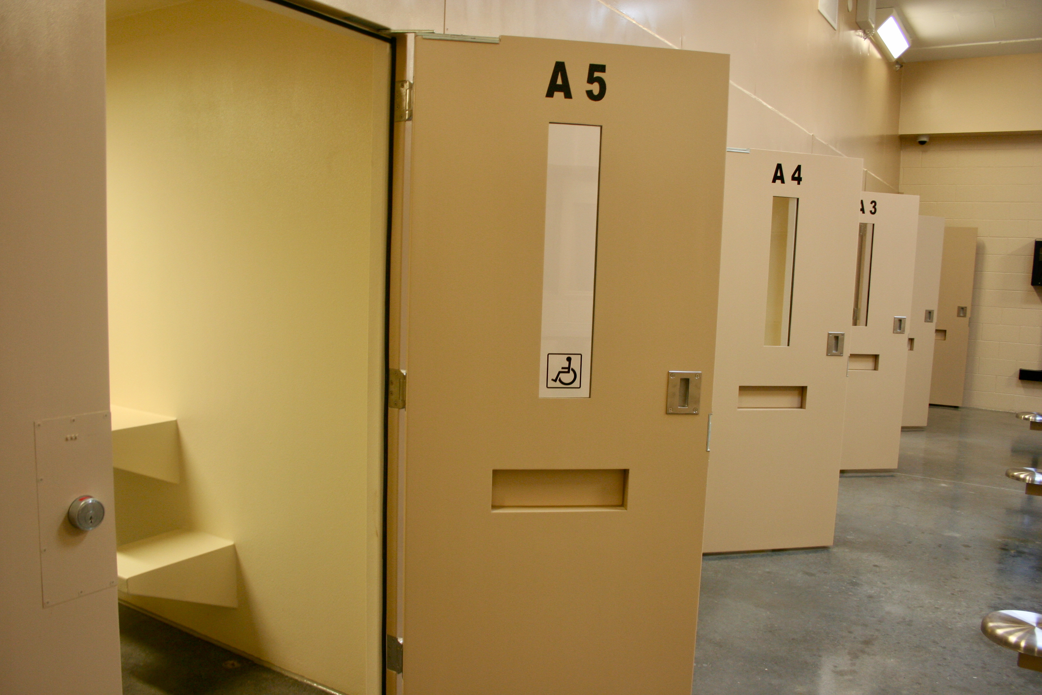 Cells_at_a_detention_center_or_jail_in_North_Carolina,_United_States.jpg
