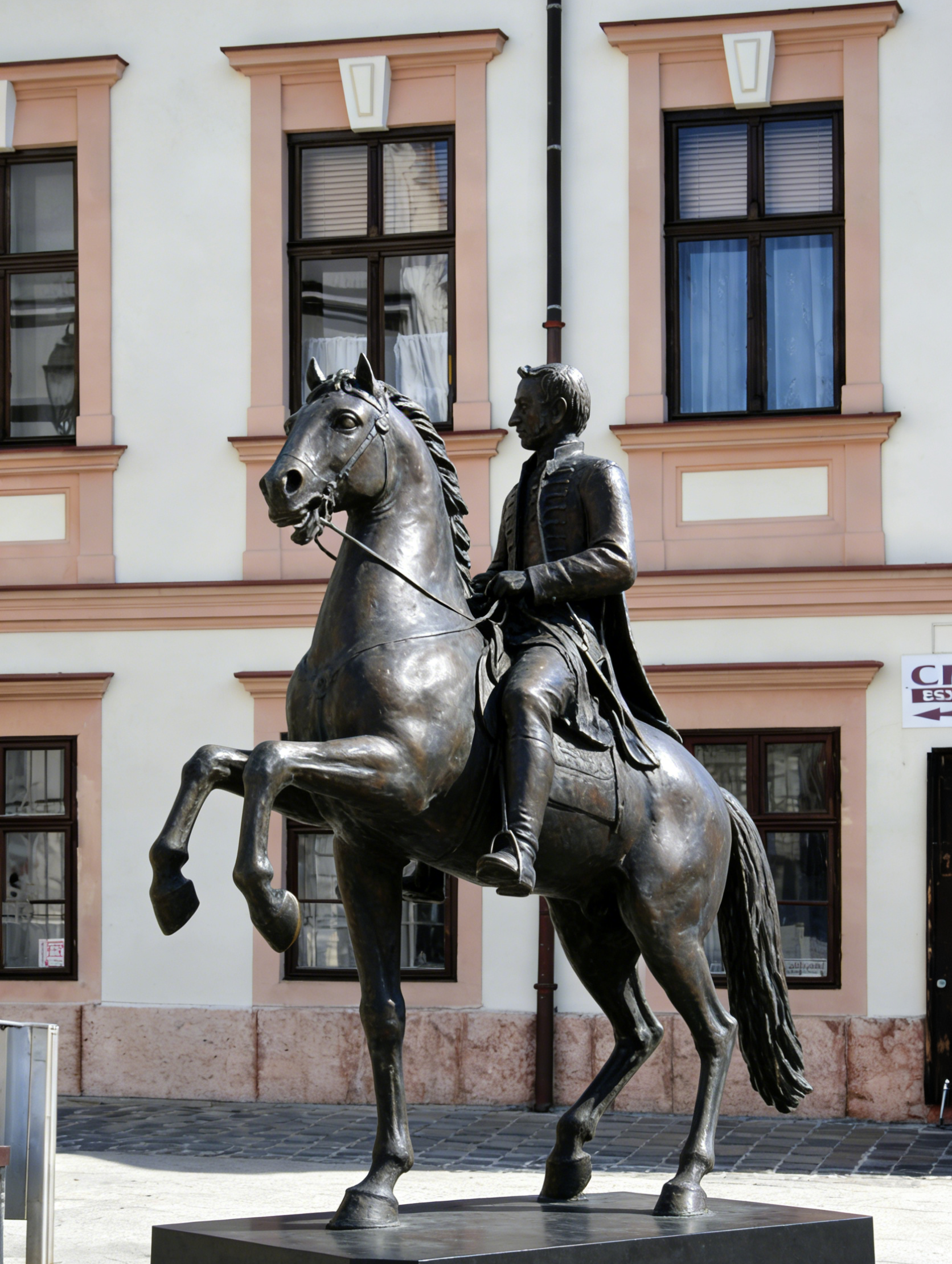 4111-statue.png