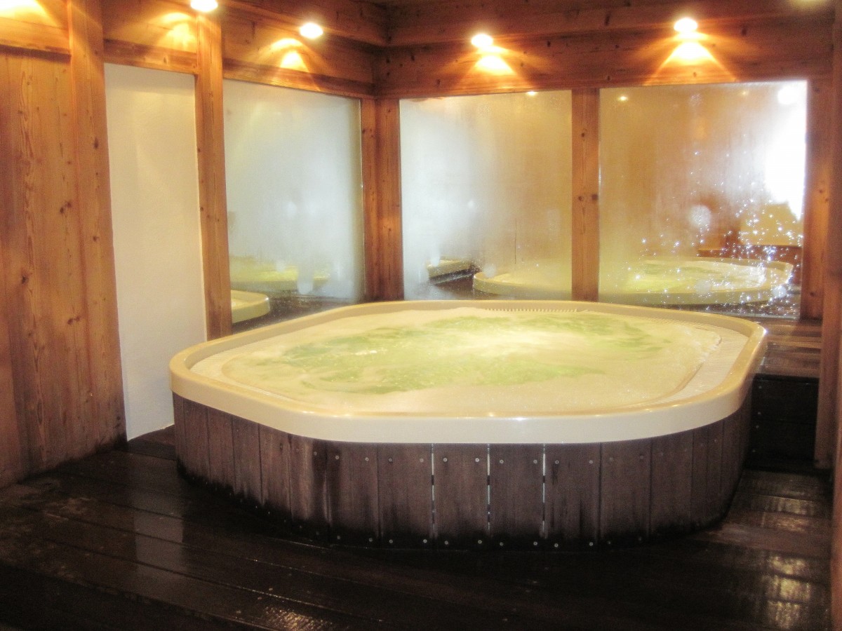 bath_bathtub_bubble_indoor_interior_jacuzzi_light_luxury-1153520.jpg