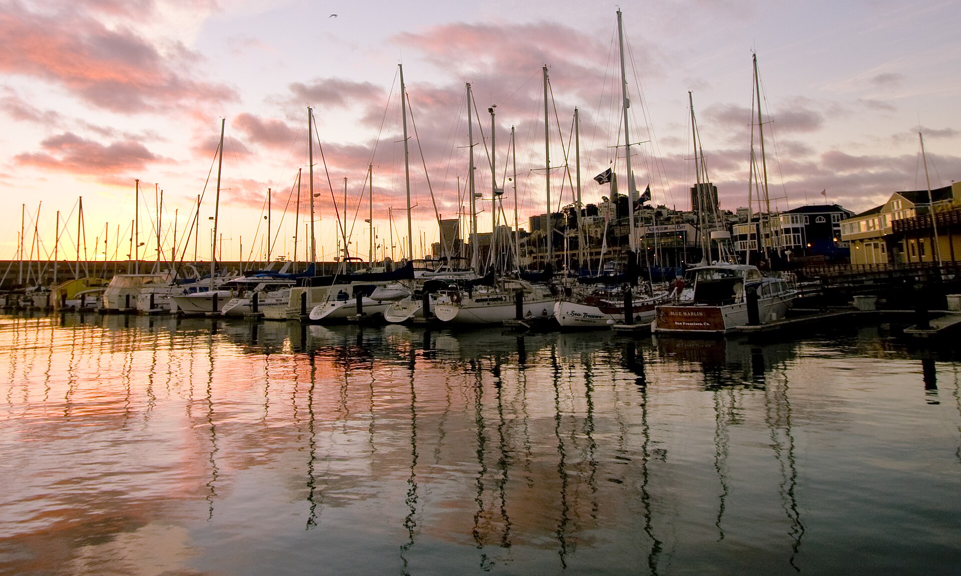Fisherman's_Wharf_Sunrise_(2308599746).jpg