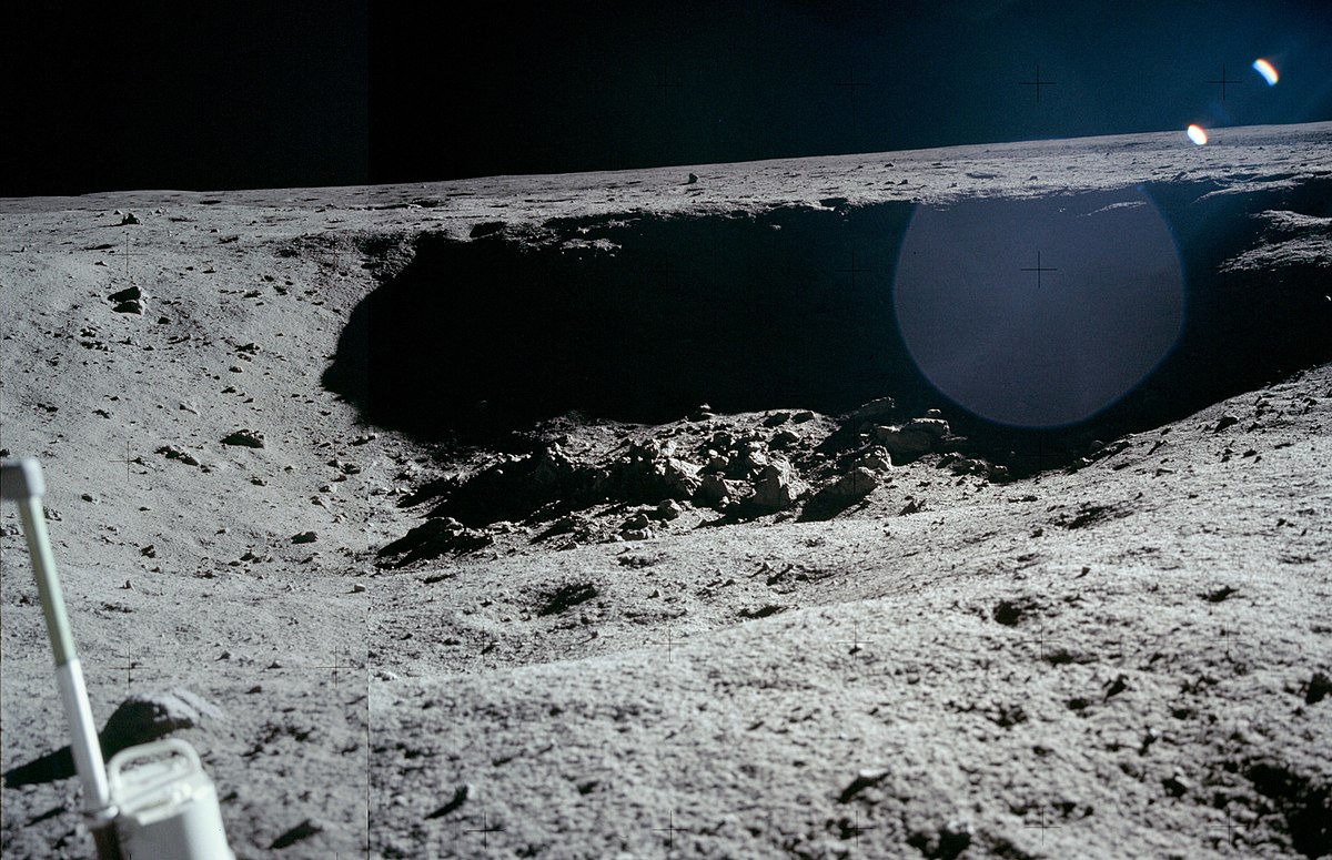 1200px-Little_west_Crater_composite.jpg