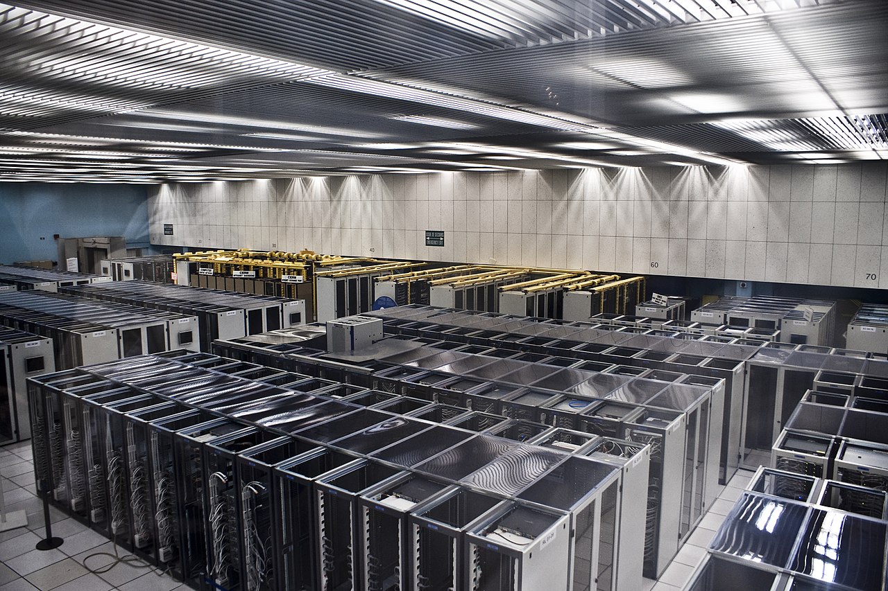 1280px-CERN_Server_03.jpg