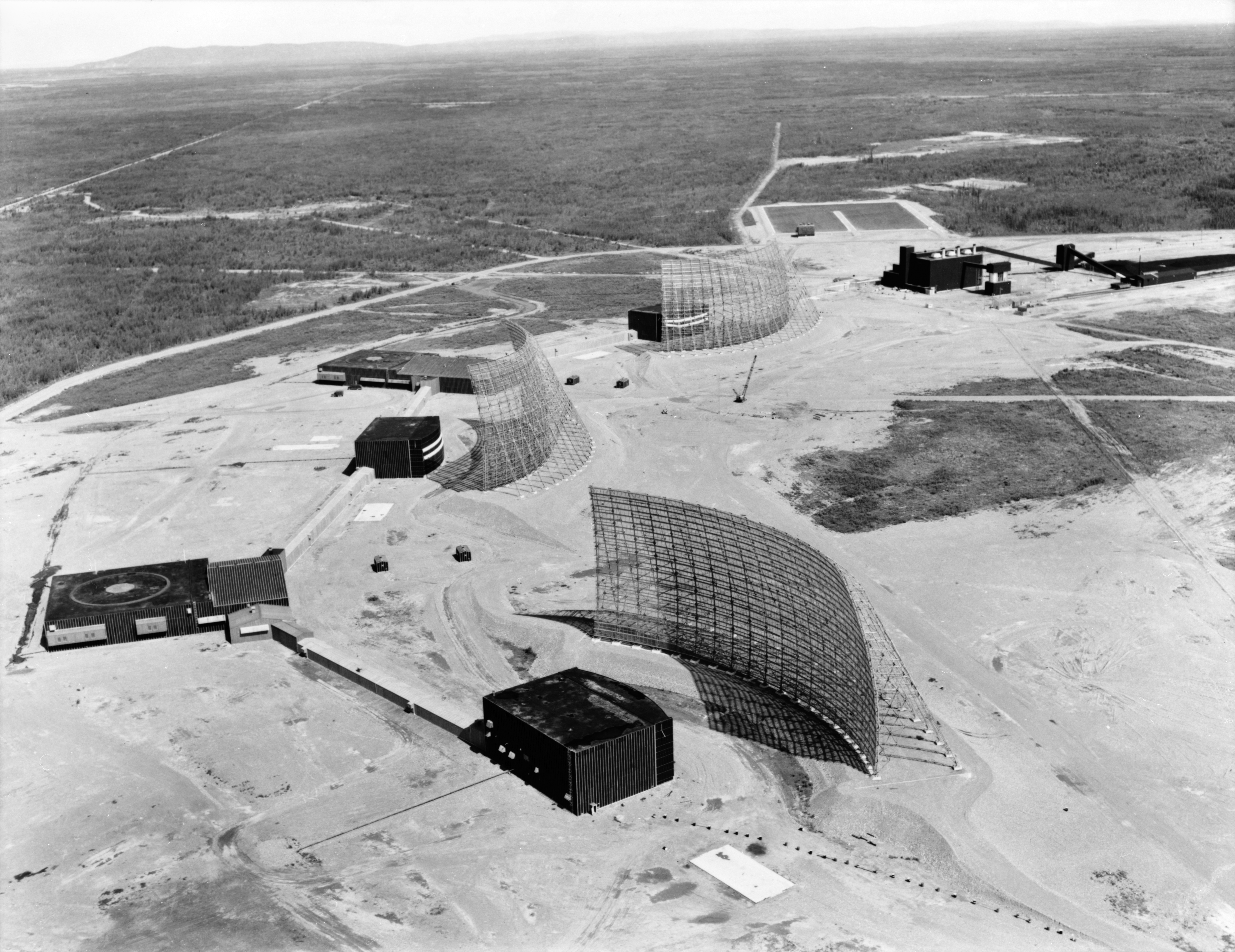 Aerial_view_of_clear_AFS_site,_Official_photograph_BMEWS_Project_by_C._Henry,_5_July_1962,_Photographic_Services,_Riverton,_NJ,_BMEWS,_clear_as_negative_no._A-3945._-_Clear_Air_Force_HAER_AK-30-A-96.jpg