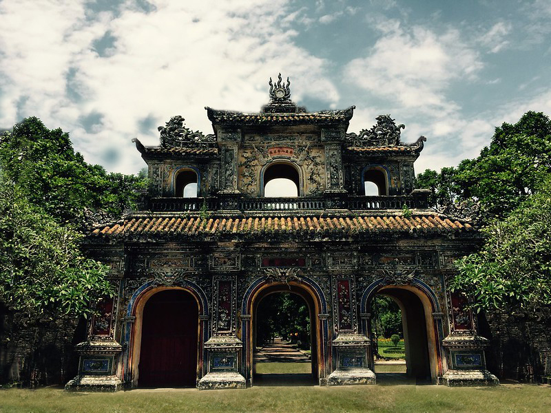 Daeva Parawatch - Temple Gates