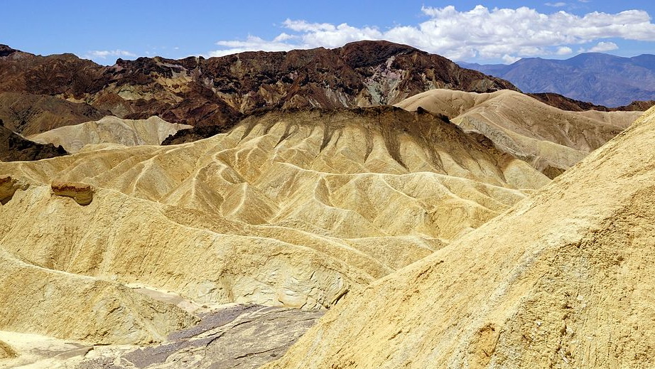 Valley.jpg